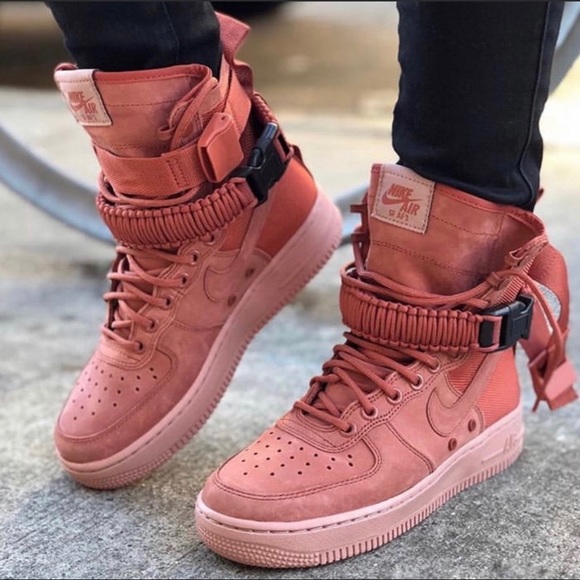 Nike SF Air Force 1 Dusty Peach (Winterized Issue) - Picture 2 of 7